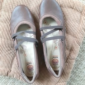 Earth Spirit (Gelron) Women's Shoes/ Flats. EUC Size 11